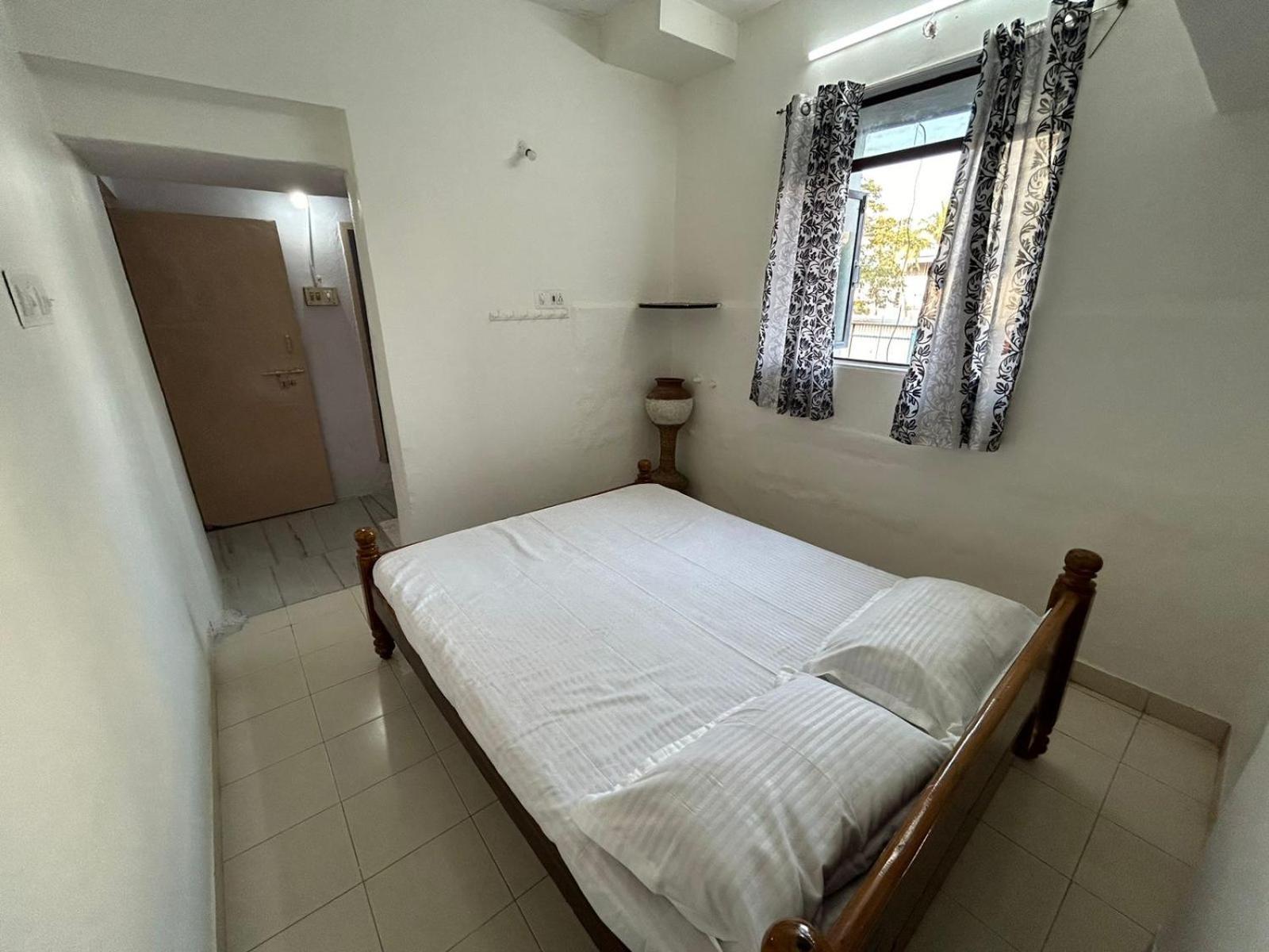 Hotel Vasavi Nivas à Tirupati Extérieur photo