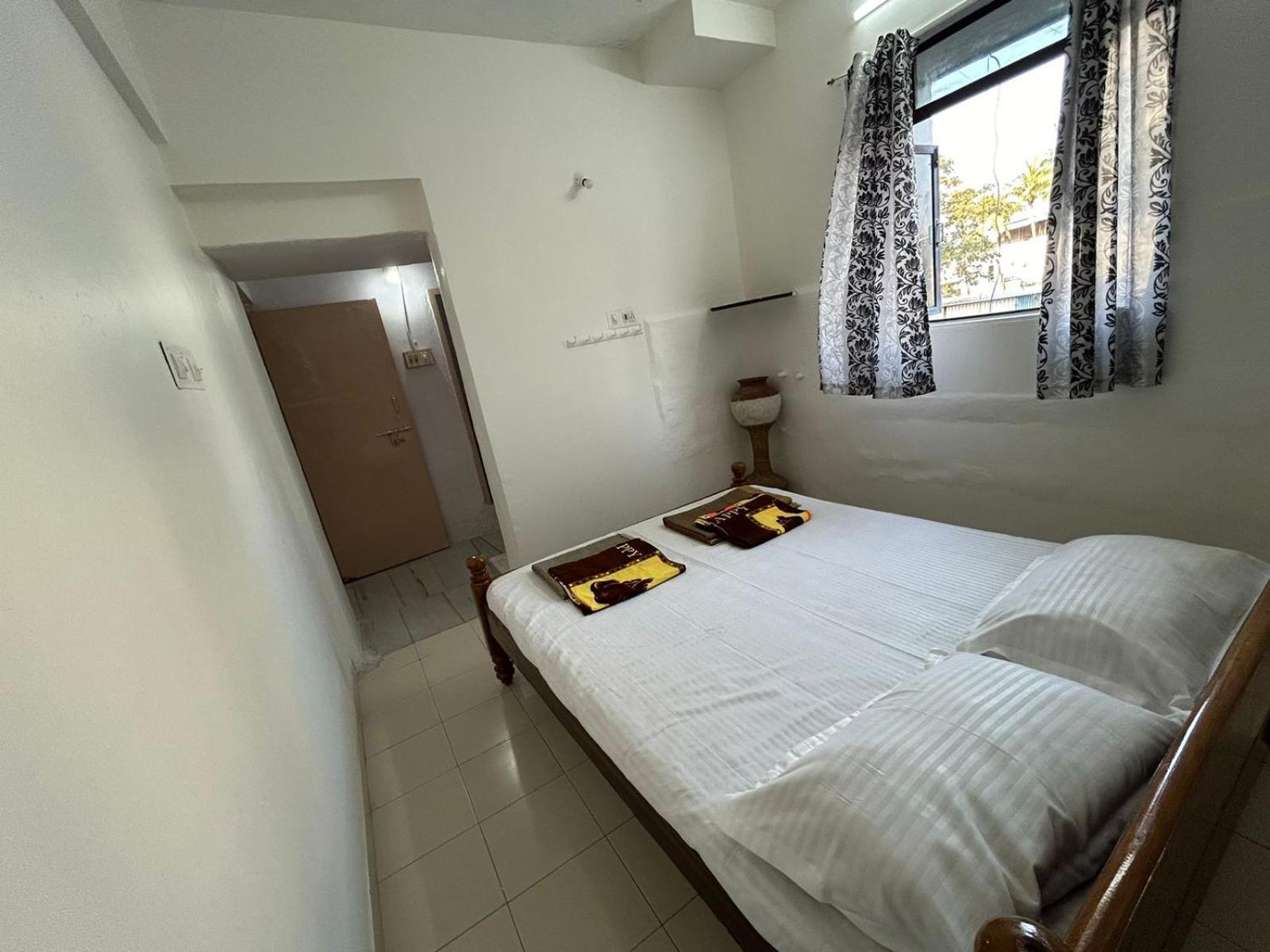 Hotel Vasavi Nivas à Tirupati Extérieur photo